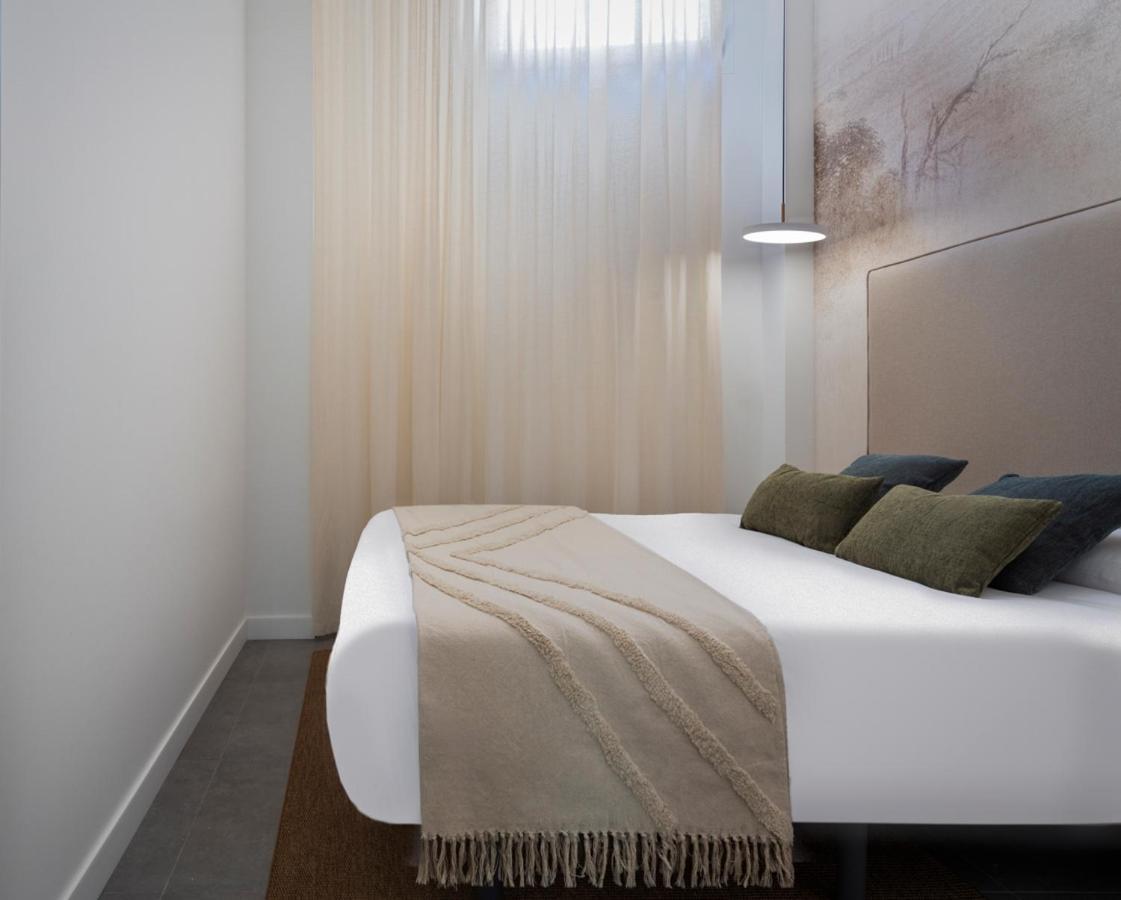 Monkeys Apartments Trastamara Billiard Room Σεβίλλη Εξωτερικό φωτογραφία