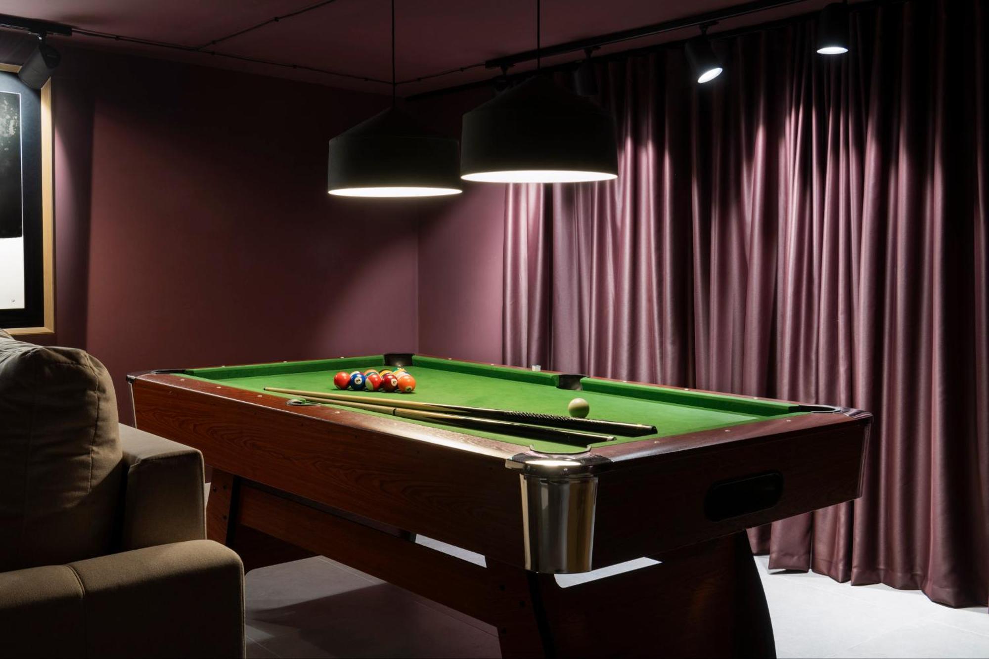 Monkeys Apartments Trastamara Billiard Room Σεβίλλη Εξωτερικό φωτογραφία